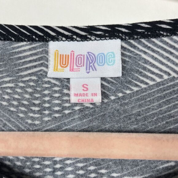 2/$30 LuLaRoe Irma Top High Low Tunic Geometric Black Small #8780 - Picture 4 of 7